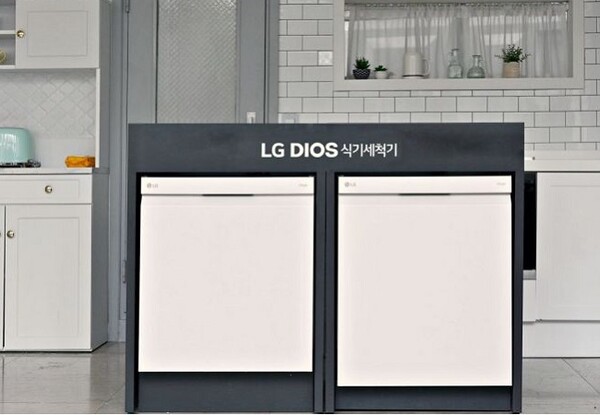 LG전자가 최대 110개 식기를 한 번에 세척할 수 있는 14인용 디오스 오브제컬렉션 식기세척기 신제품을 26일 출시한다.(출처=LG전자)
